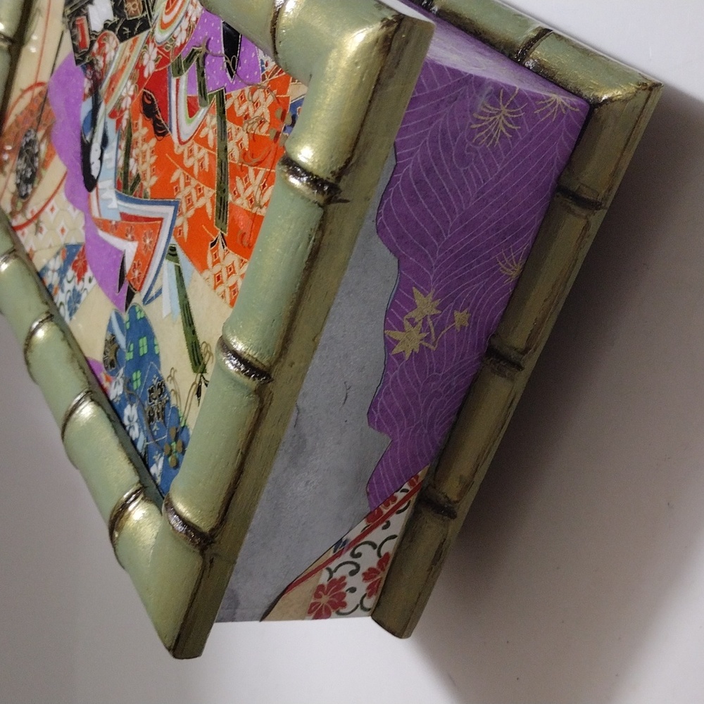 Mementos Box - Picture 6 of 11